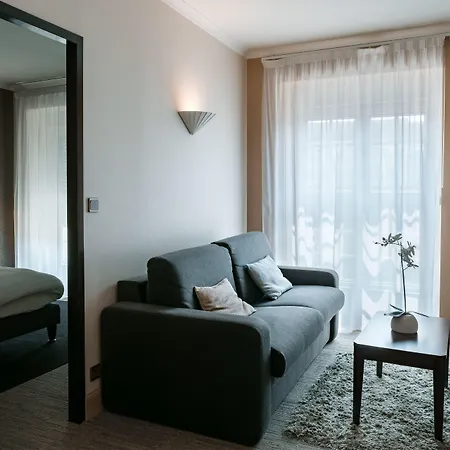 Western Centre Le Grand Hotel 4*