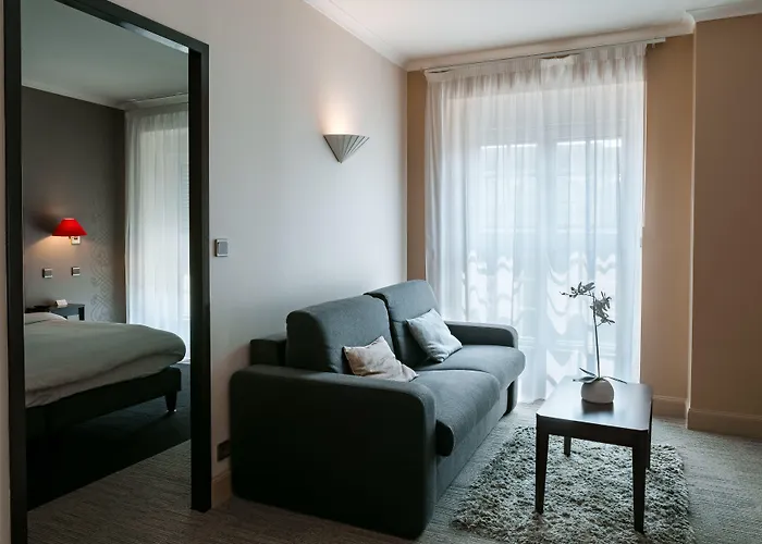 Western Centre Le Grand Hotel 4*