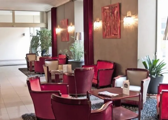 Western Centre Le Grand Hotel 4*